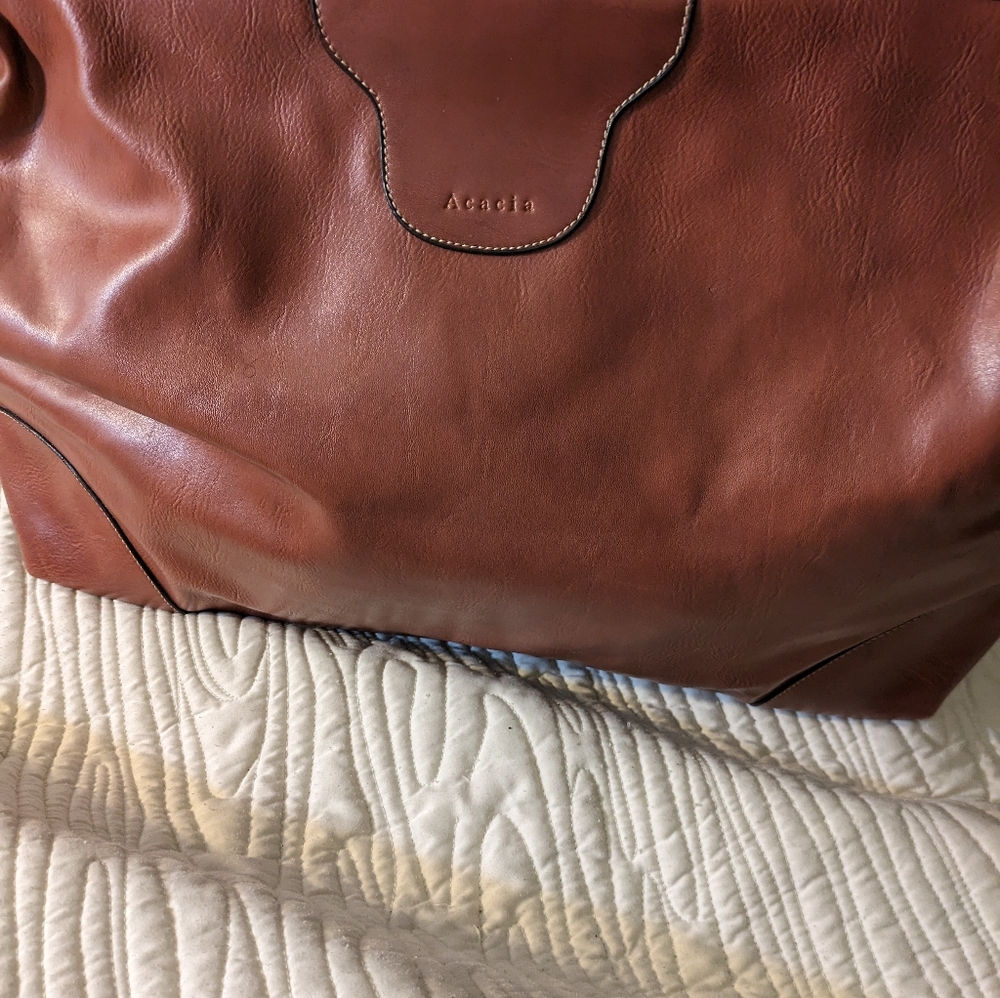Acacia Leather Travel Bag